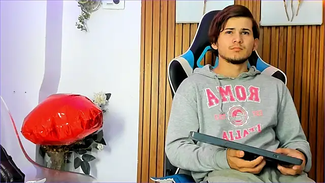 Snapshot of Jhossua_ chatting on September 17, 2025, 11:34 am Jhossua  online show from September 17, 2025, 11:34 am