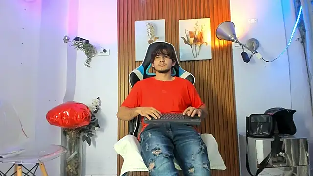 Snapshot of Jhossua_ chatting on September 19, 2025, 11:11 am Jhossua  online show from September 19, 2025, 11:11 am