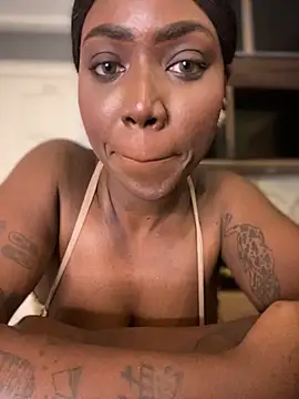 Alexia 24 online show from October 27, 2025, 12:47 am