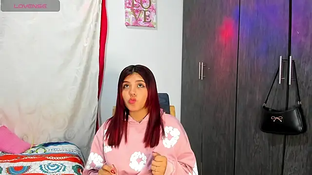 Snapshot of lizzylizzy4 chatting on October 6, 2025, 11:57 pm lizzylizzy4 online show from October 6, 2025, 11:57 pm