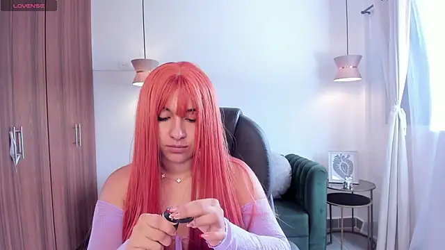 DANDARA THOM online show from September 25, 2025, 7:06 pm