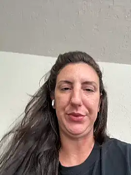 sweetsirenn online show from February 5, 2026, 4:11 pm