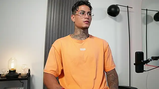 Snapshot of AxelVilla_ chatting on September 10, 2025, 7:58 pm AxelVilla  online show from September 10, 2025, 7:58 pm