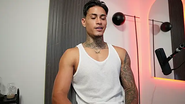 Snapshot of AxelVilla_ chatting on September 16, 2025, 8:10 pm AxelVilla  online show from September 16, 2025, 8:10 pm