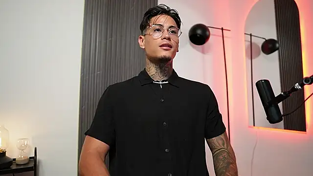 Snapshot of AxelVilla_ chatting on September 23, 2025, 8:45 pm AxelVilla  online show from September 23, 2025, 8:45 pm