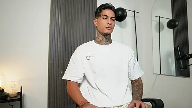 Snapshot of AxelVilla_ chatting on September 30, 2025, 8:14 pm AxelVilla  online show from September 30, 2025, 8:14 pm