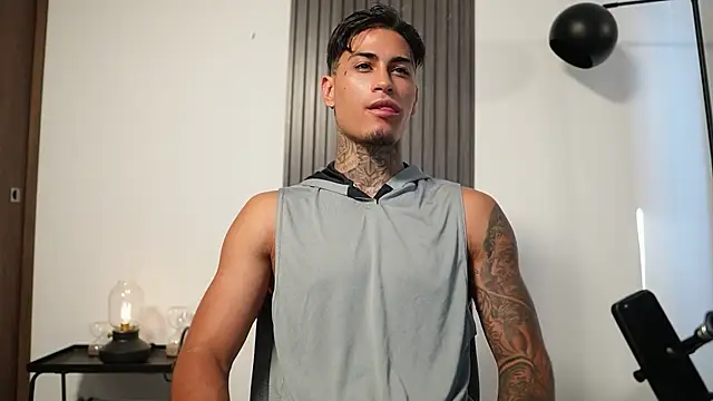 Snapshot of AxelVilla_ chatting on October 21, 2025, 7:47 pm AxelVilla  online show from October 21, 2025, 7:47 pm