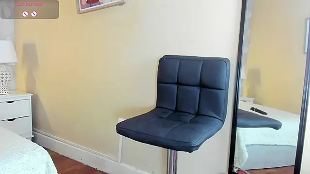Snapshot of isabella_milf_ chatting on September 25, 2025, 7:06 pm isabella milf  online show from September 25, 2025, 7:06 pm