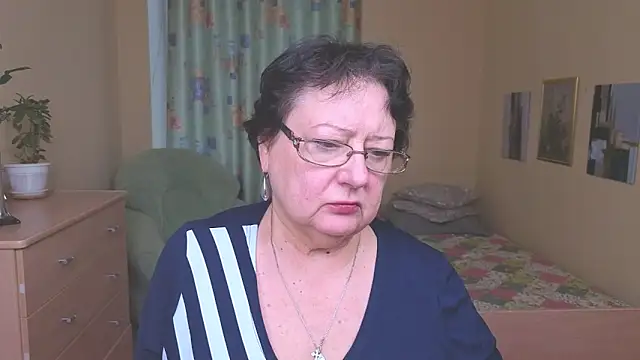 Margo Moll online show from December 22, 2025, 8:00 am