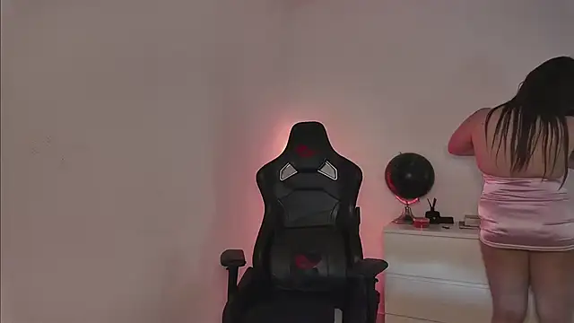 Luna Dollxh online show from April 2, 2026, 2:47 pm