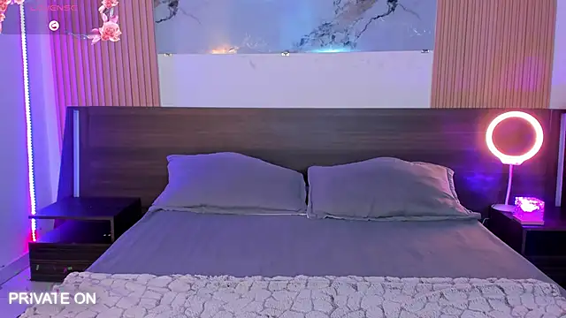 samanthaa moon online show from December 4, 2025, 11:24 pm