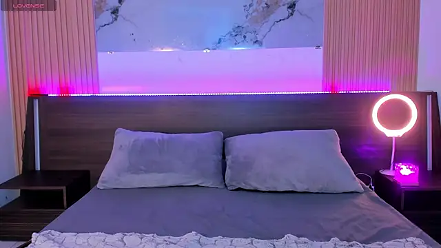 samanthaa moon online show from March 26, 2026, 10:59 pm