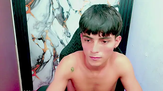 Thommy cute online show from February 5, 2026, 8:02 pm