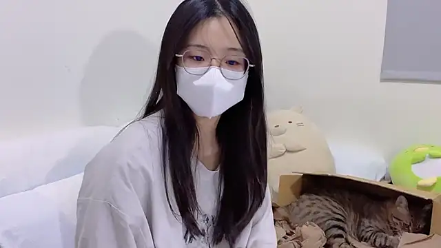 Snapshot of LHeart chatting on October 18, 2025, 3:24 pm LHeart online show from October 18, 2025, 3:24 pm