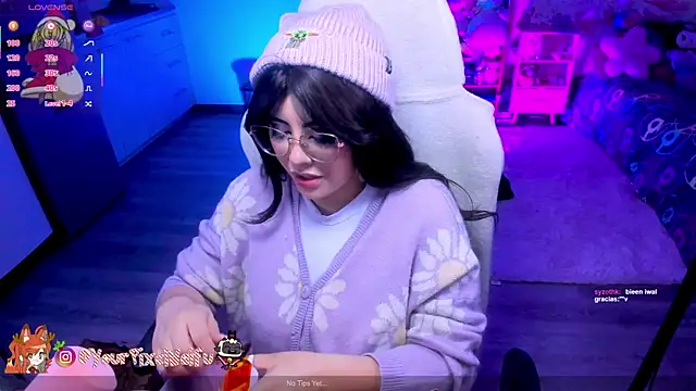 AlyssaRomanova online show from December 18, 2025, 2:28 am