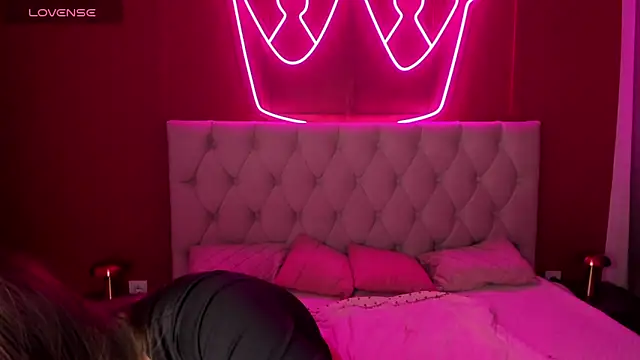 Snapshot of StacyWells chatting on October 12, 2025, 1:26 am StacyWells online show from October 12, 2025, 1:26 am