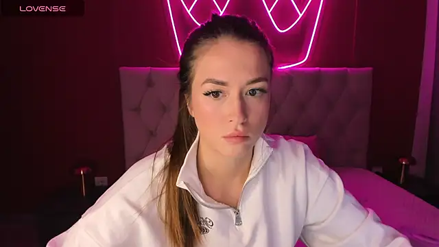 Snapshot of StacyWells chatting on October 15, 2025, 2:22 am StacyWells online show from October 15, 2025, 2:22 am