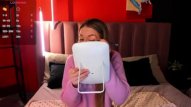 StacyWells online show from March 21, 2026, 1:32 am