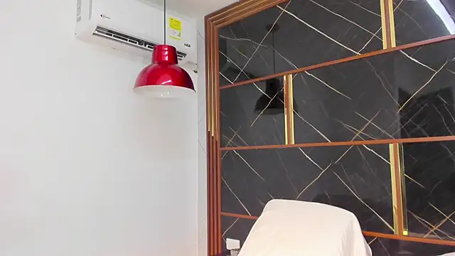 HannyThompson online show from February 7, 2026, 12:42 pm