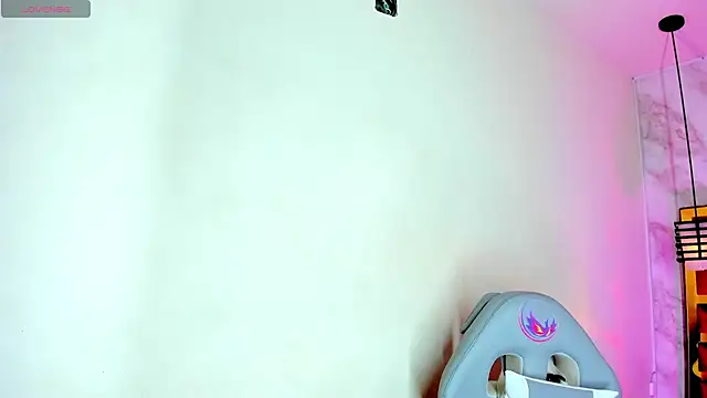 Luciifeer  online show from November 6, 2025, 6:42 pm