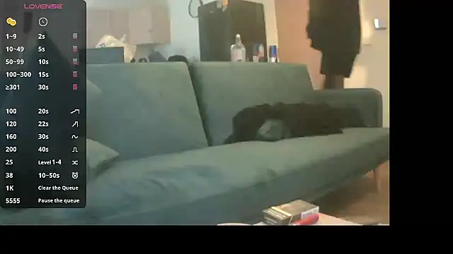 avamaxwell online show from April 4, 2026, 1:41 pm