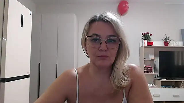 EleanoraDream online show from March 15, 2026, 12:33 pm