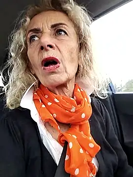 clarabell4 online show from January 15, 2026, 7:57 am