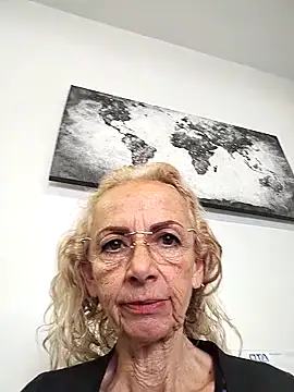 clarabell4 online show from April 7, 2026, 8:15 am