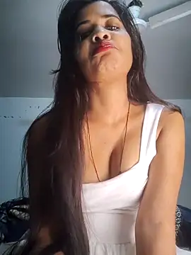 Snapshot of cute_radhikaa chatting on February 8, 2026, 3:43 am cute radhikaa online show from February 8, 2026, 3:43 am