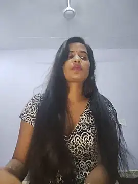cute radhikaa online show from May 28, 2026, 6:32 am