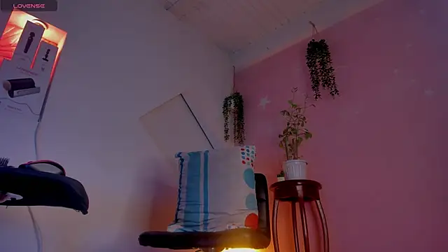 Snapshot of Chloe_cooperr chatting on October 11, 2025, 1:38 am Chloe cooperr online show from October 11, 2025, 1:38 am