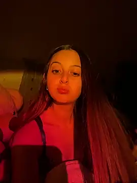 Snapshot of esmeralda_diamond69 chatting on April 5, 2026, 5:26 am esmeralda diamond69 online show from April 5, 2026, 5:26 am