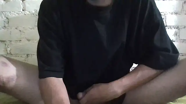 LecheDeSoya666 online show from April 2, 2026, 5:38 am