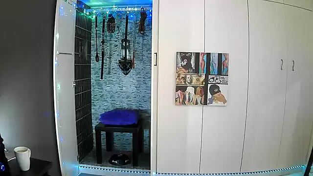 BaDSubMiss online show from November 11, 2025, 4:56 am