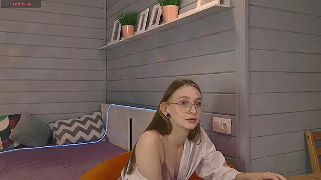 Snapshot of Vikki_wyye chatting on October 9, 2025, 5:38 am Vikki wyye online show from October 9, 2025, 5:38 am