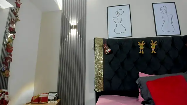 CoralieBronson online show from December 17, 2025, 9:32 pm