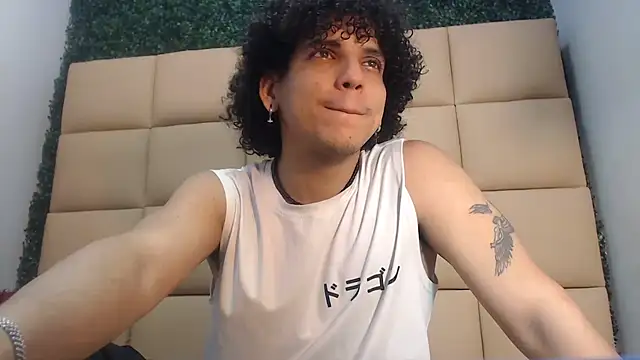 Snapshot of Xfire_boy69 chatting on September 10, 2025, 2:39 pm Xfire boy69 online show from September 10, 2025, 2:39 pm