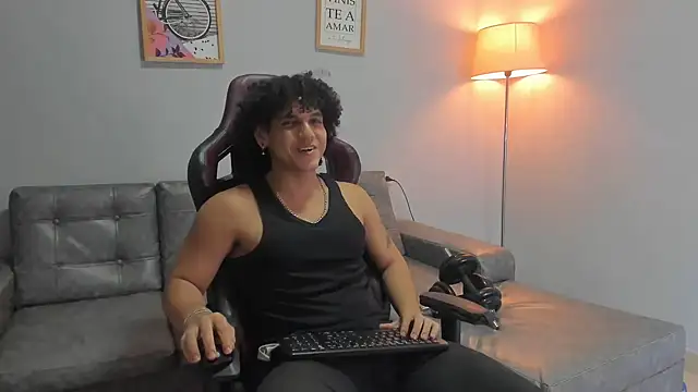 Snapshot of Xfire_boy69 chatting on September 12, 2025, 8:09 pm Xfire boy69 online show from September 12, 2025, 8:09 pm