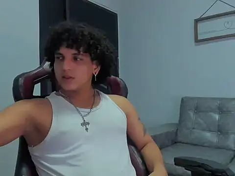 Snapshot of Xfire_boy69 chatting on September 24, 2025, 2:48 am Xfire boy69 online show from September 24, 2025, 2:48 am