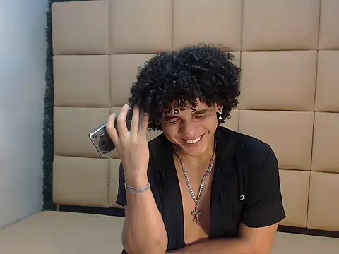 Snapshot of Xfire_boy69 chatting on September 26, 2025, 2:32 pm Xfire boy69 online show from September 26, 2025, 2:32 pm