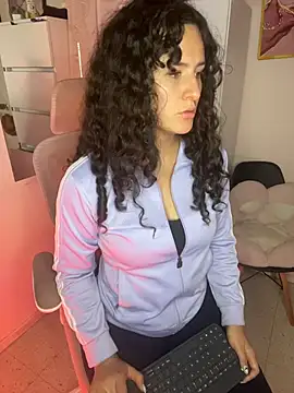 Dannaa Lovs online show from October 15, 2025, 5:24 pm