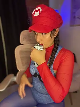 Dannaa Lovs online show from October 31, 2025, 7:26 pm