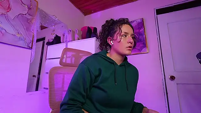 Dannaa Lovs online show from March 12, 2026, 2:12 pm