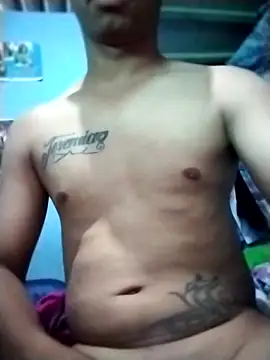 Snapshot of Erickjimen chatting on October 19, 2025, 9:37 pm Erickjimen online show from October 19, 2025, 9:37 pm