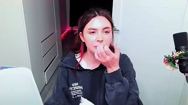 Snapshot of peachyness chatting on February 7, 2026, 7:06 pm peachyness online show from February 7, 2026, 7:06 pm