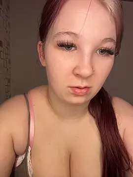 SweetTeenGirl online show from April 13, 2026, 5:51 pm