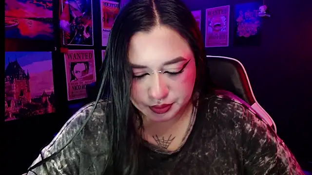 Snapshot of Ravendark_ chatting on January 6, 2026, 10:01 pm Ravendark online show from January 6, 2026, 10:01 pm