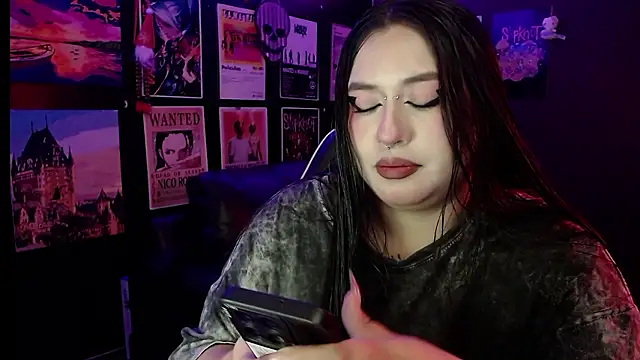 Snapshot of Ravendark_ chatting on January 13, 2026, 6:35 pm Ravendark online show from January 13, 2026, 6:35 pm