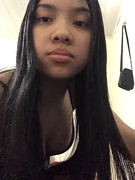 Snapshot of ashleyy20 chatting on December 3, 2025, 6:17 pm ashleyy20 online show from December 3, 2025, 6:17 pm