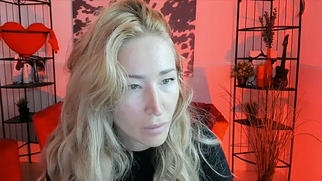 AstraMonroe online show from September 9, 2025, 10:26 am